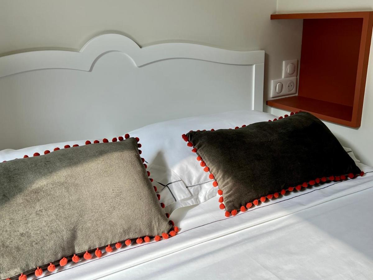 Les Petits Volets 2 Bed and Breakfast Antibes Buitenkant foto