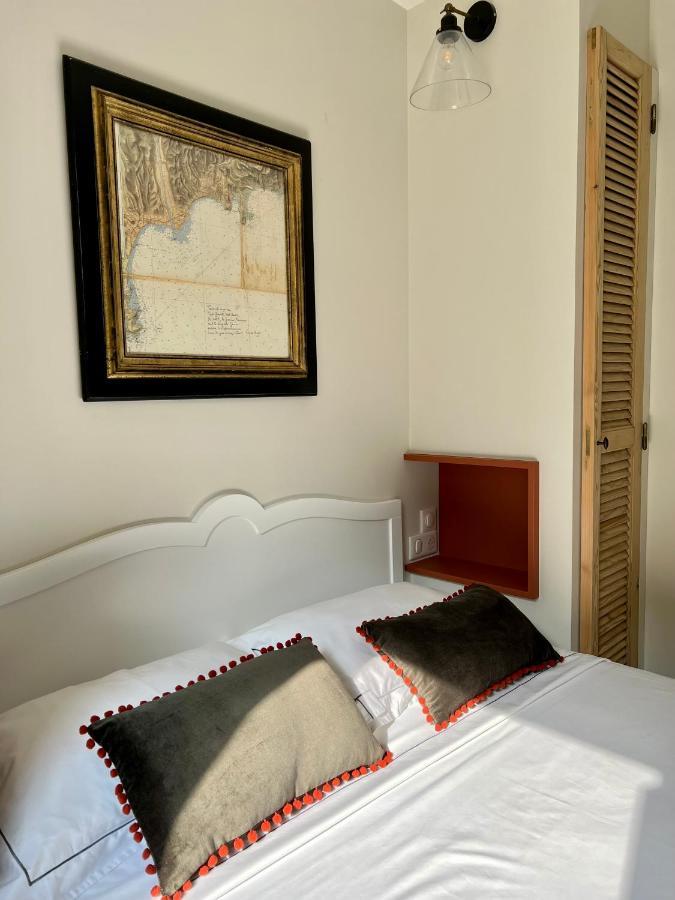 Les Petits Volets 2 Bed and Breakfast Antibes Buitenkant foto